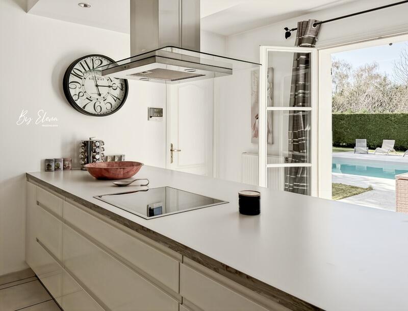 Villa - 201 m² - 9 pièces