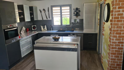 Maison - 99 m² - 4 pièces