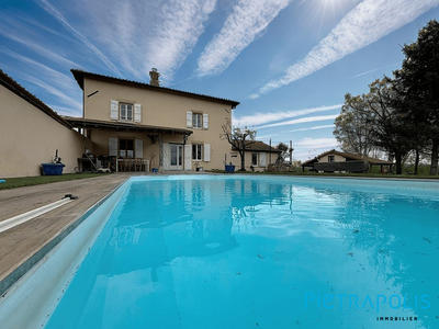 Maison ancienne - 357 m² - 5 pièces