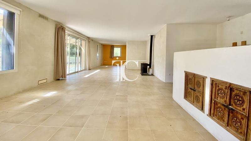 Maison de bois - 182 m² - 6 pièces