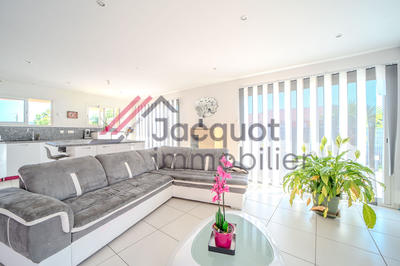 Maison - 109 m² - 4 pièces