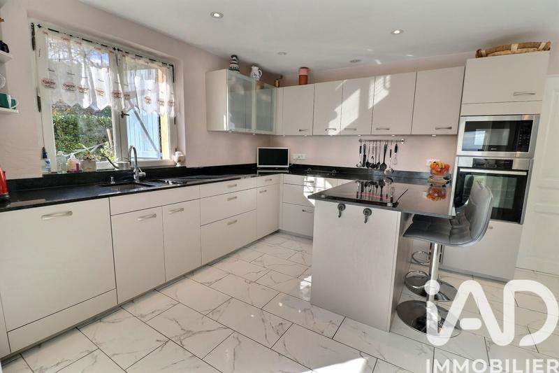 Maison - 187 m² - 5 pièces