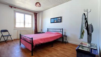 Maison - 110 m² - 8 pièces