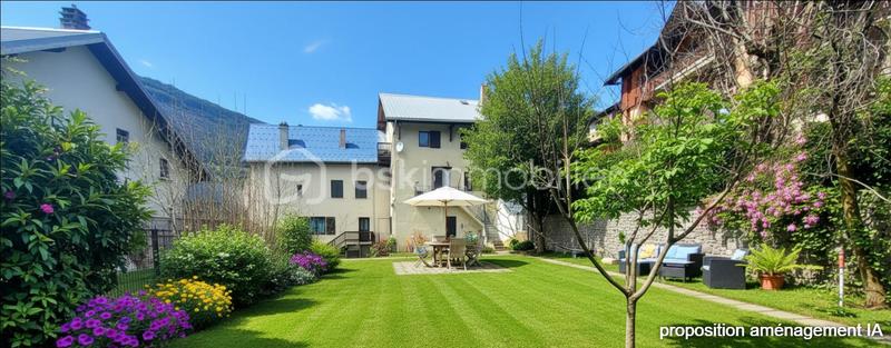 Maison traditionnelle - 275 m² - 12 pièces