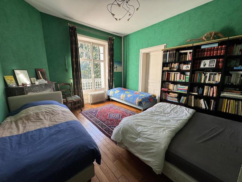 Maison - 350 m² - 7 pièces