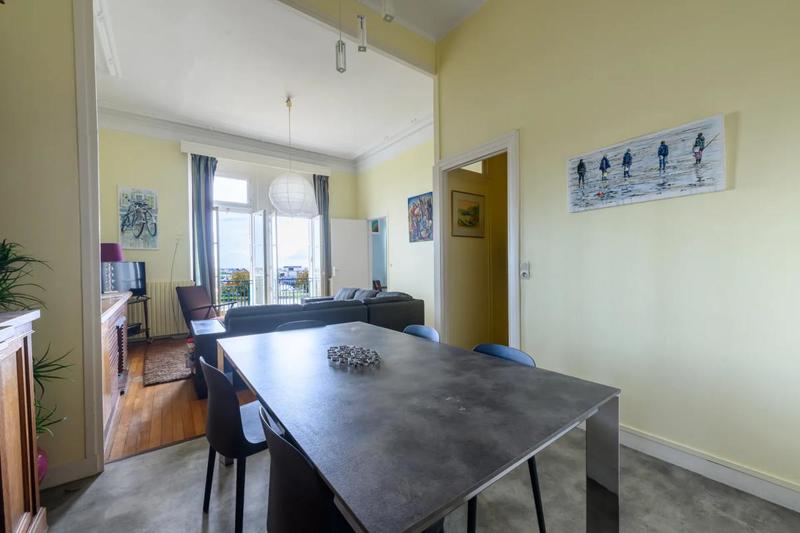 Appartement - 177 m² - 6 pièces