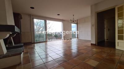 Maison - 126 m² - 8 pièces