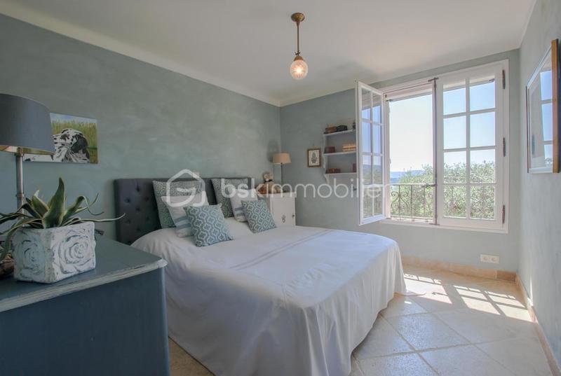 Maison - 292 m² - 7 pièces