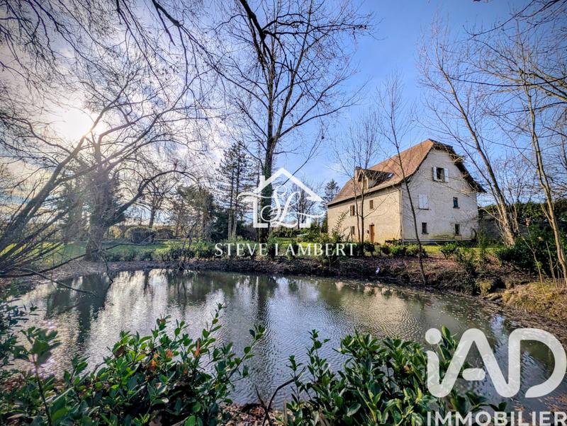 Maison - 210 m² - 6 pièces