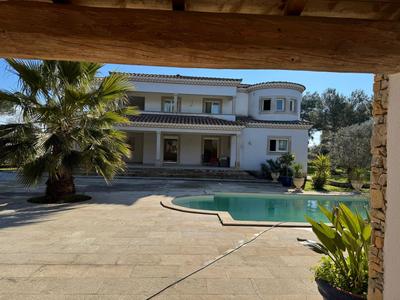 Villa - 180 m² - 6 pièces