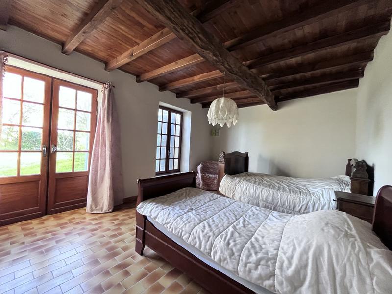 Maison traditionnelle - 200 m² - 9 pièces