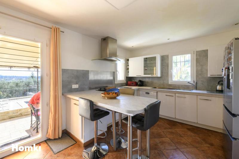 Maison - 180 m² - 6 pièces