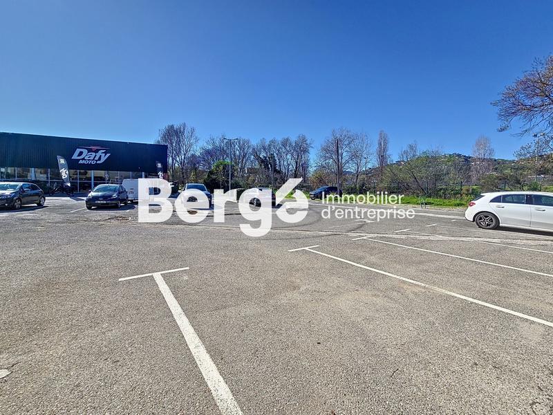 Local commercial - 213 m²