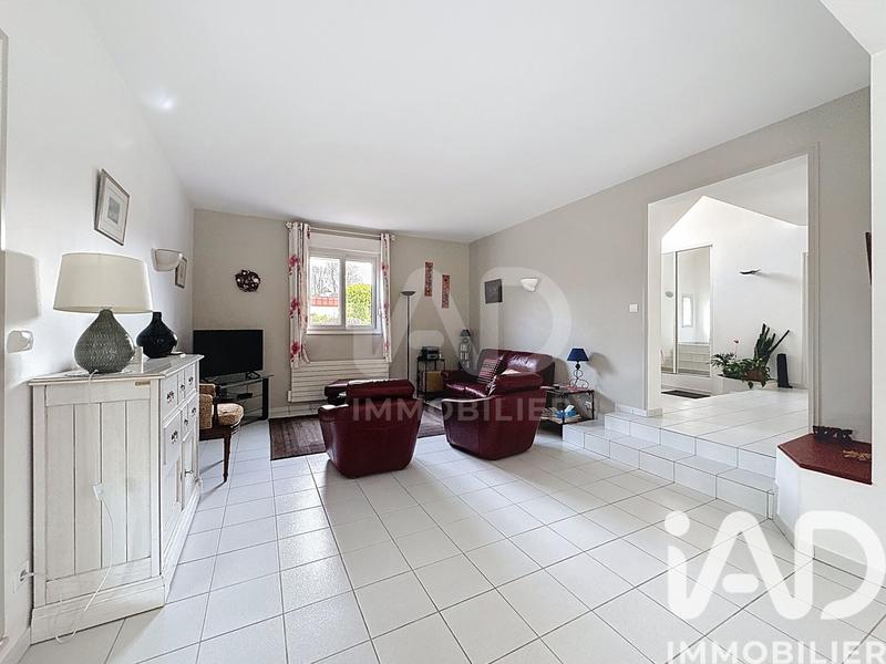 Maison - 250 m² - 8 pièces