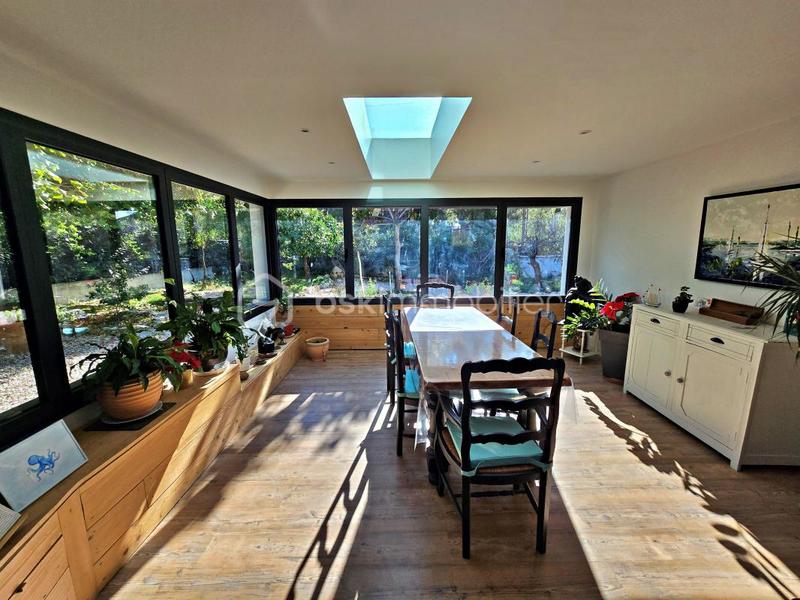 Maison traditionnelle - 202 m² - 7 pièces