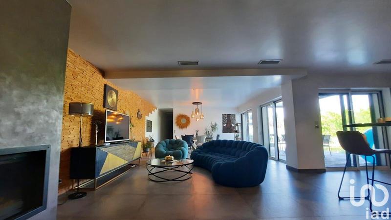 Maison - 180 m² - 5 pièces