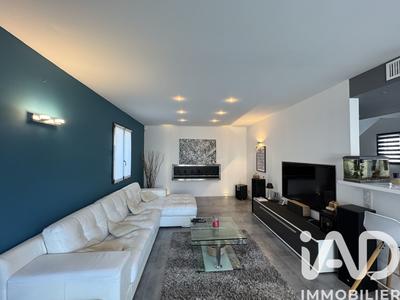 Maison - 212 m² - 5 pièces