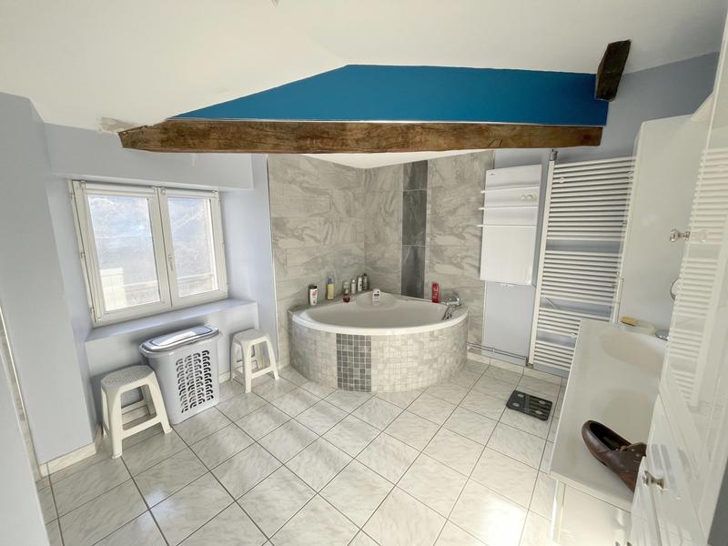 Maison - 173 m² - 9 pièces