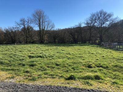 Terrain constructible - 1 700 m²