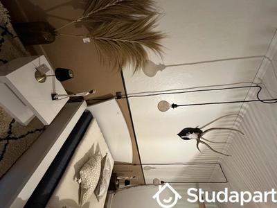 Chambre - 15 m² - 1 pièce