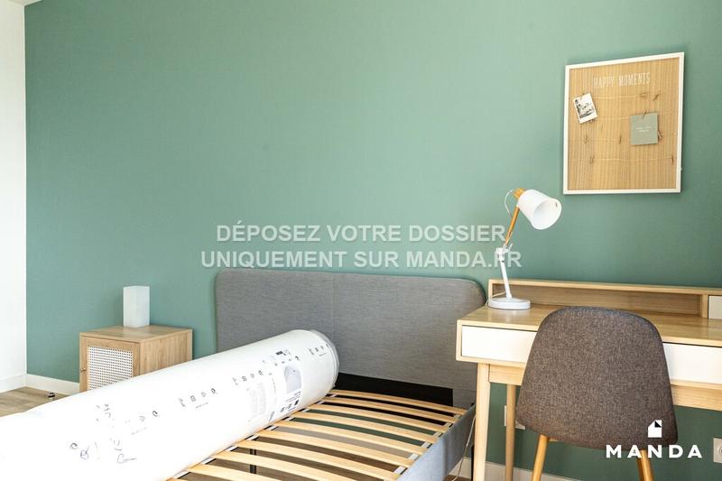 Chambre - 11 m² - 6 pièces