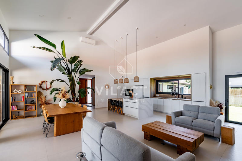 Maison contemporaine - 210 m² - 7 pièces