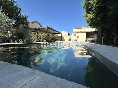 Maison - 254 m² - 10 pièces