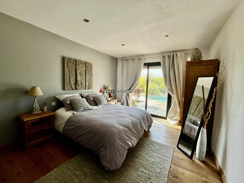 Maison - 210 m² - 5 pièces