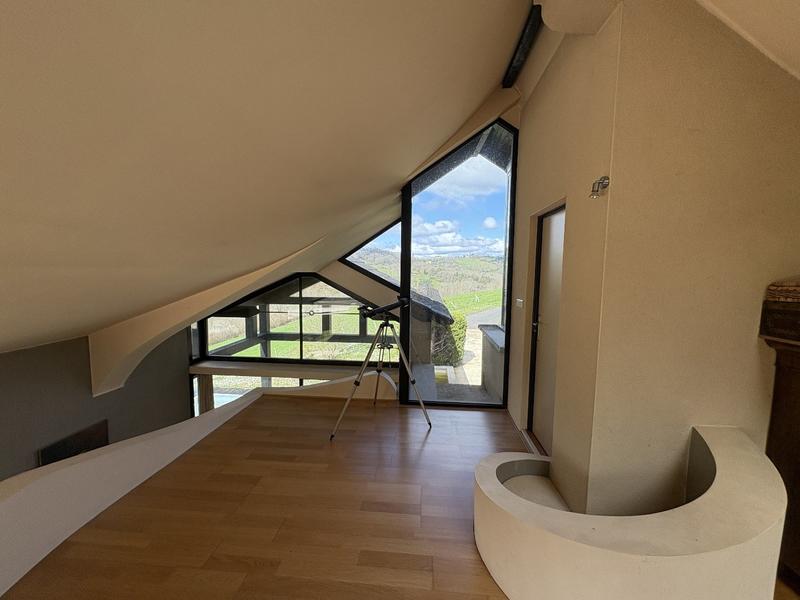 Maison - 266 m² - 7 pièces