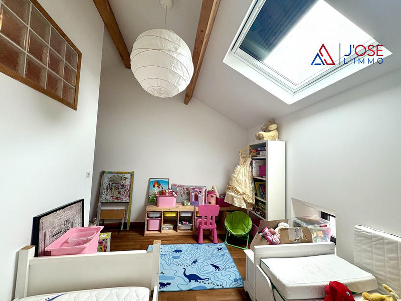 Maison - 228 m² - 7 pièces