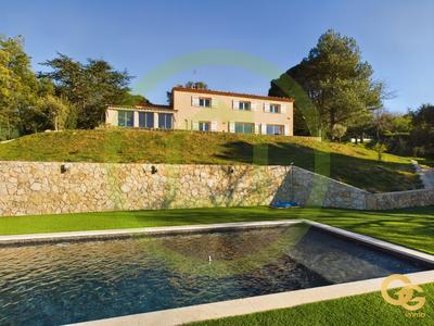 Maison - 194 m² - 6 pièces