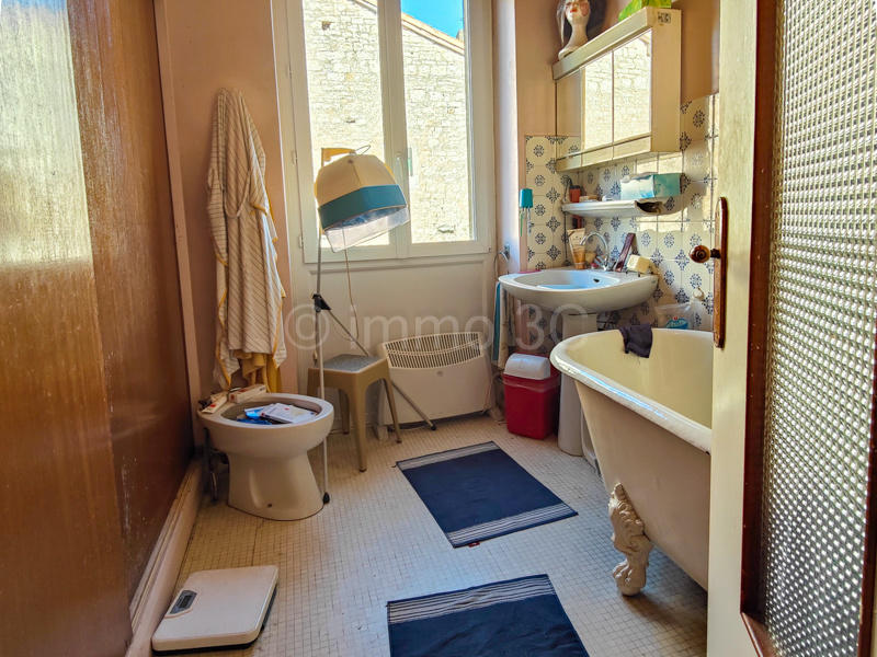 Maison - 202 m² - 7 pièces