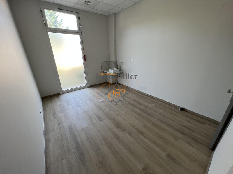 Bureau - 48 m² - 5 pièces