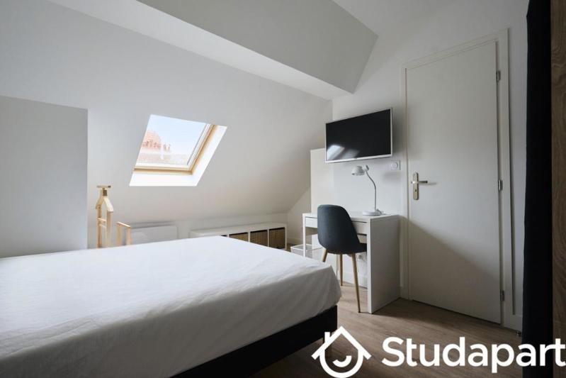 Chambre - 11 m² - 1 pièce