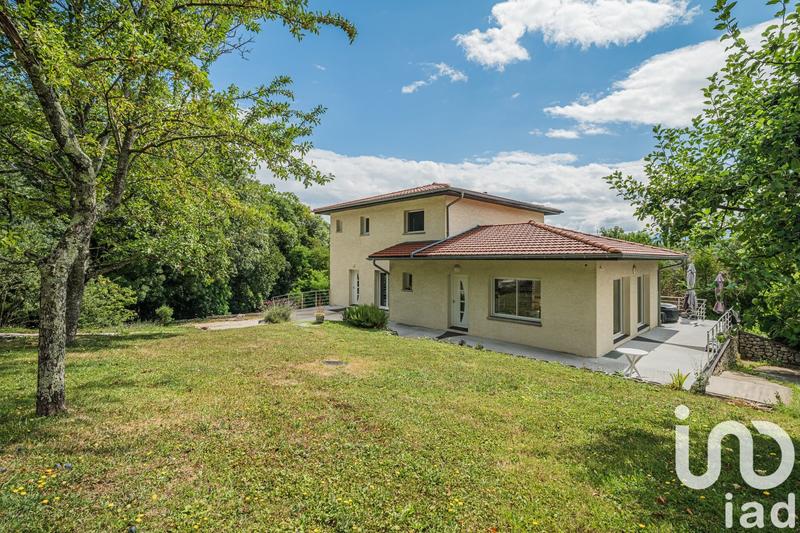 Maison - 195 m² - 8 pièces