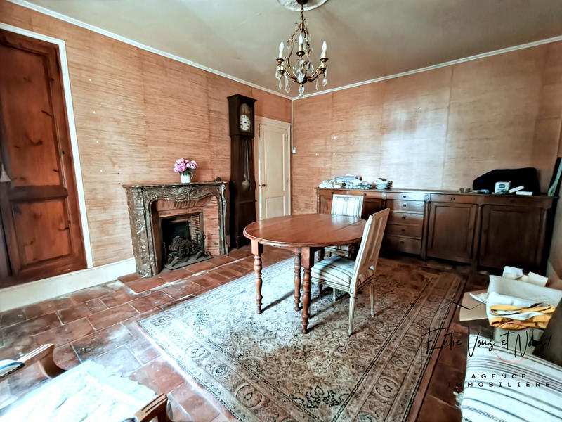 Maison - 219 m² - 8 pièces