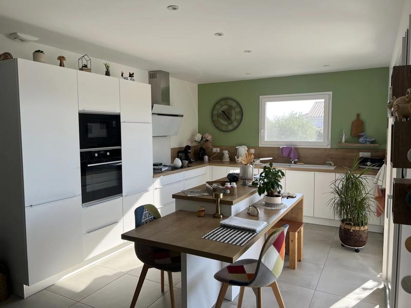 Maison - 110 m² - 4 pièces