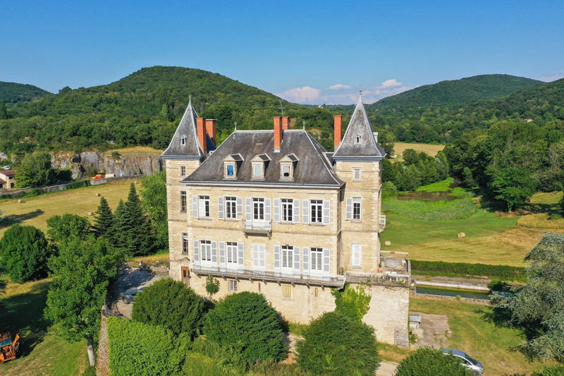 Château - 460 m² - 14 pièces