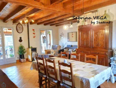 Maison - 225 m² - 19 pièces