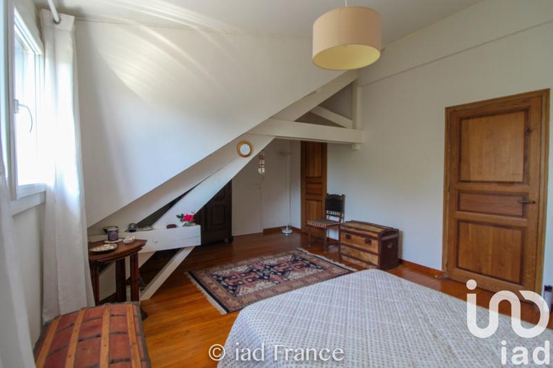 Maison - 181 m² - 8 pièces