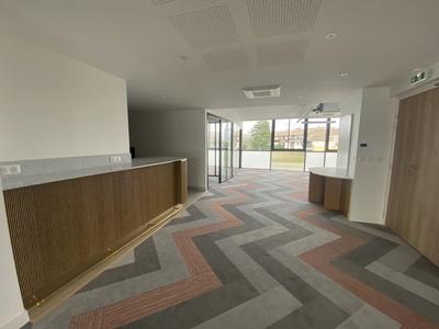 Bureau - 143 m² - 1 pièce