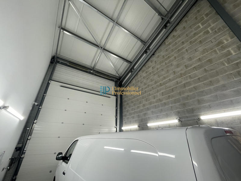 Local d'activités - 123 m²