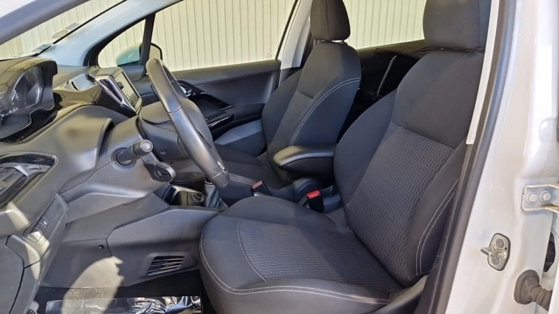 Peugeot 208 bluehdi 100 ss bvm5 active