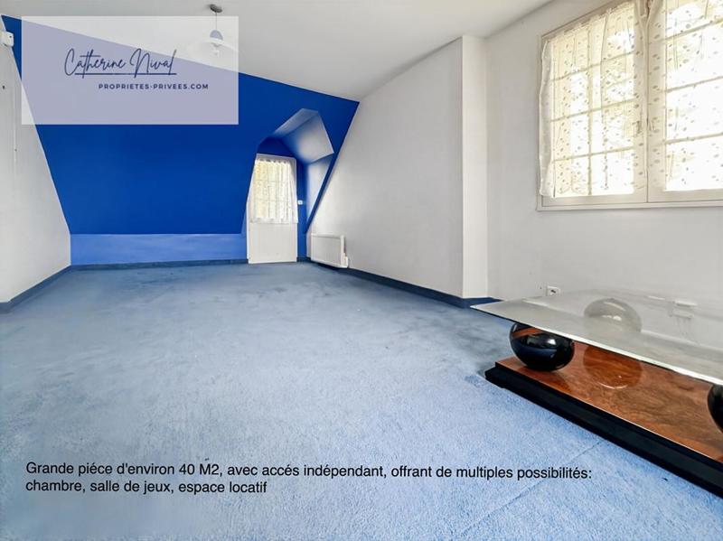 Maison - 210 m² - 9 pièces