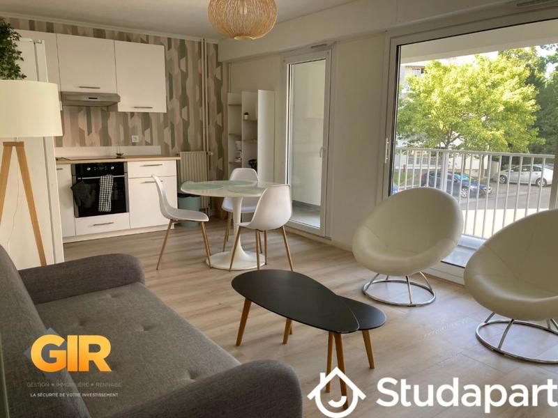 Chambre - 9 m² - 1 pièce