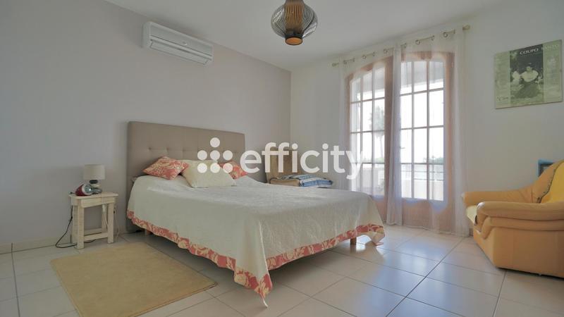 Maison - 181 m² - 7 pièces