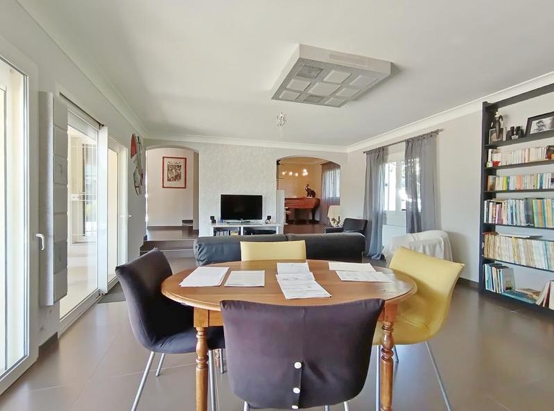 Maison - 210 m² - 5 pièces