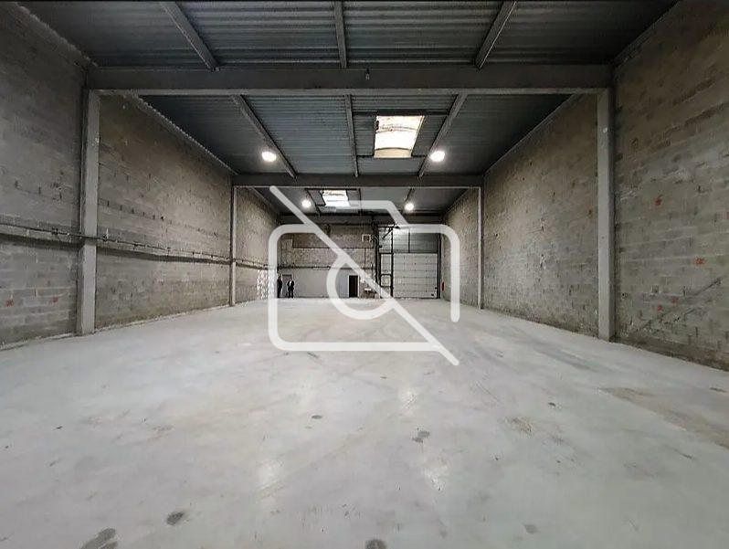Entrepôt - 486 m²