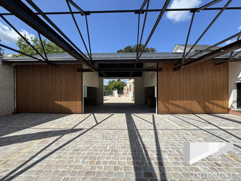 Loft - 112 m² - 4 pièces