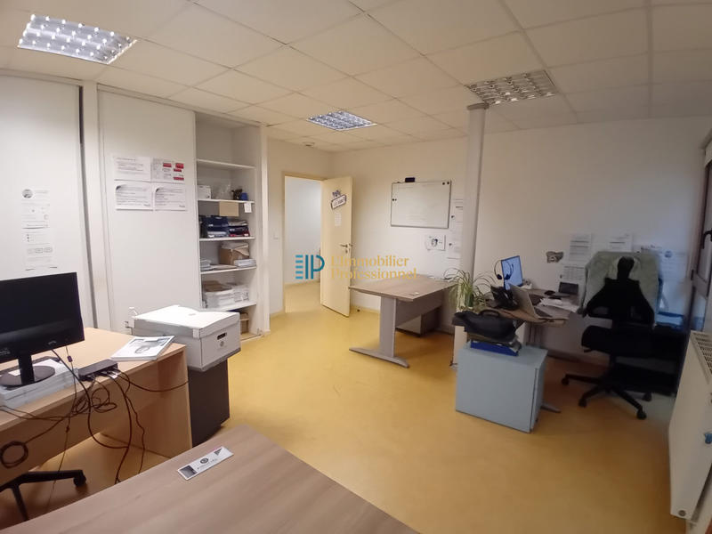 Bureau - 764 m² - 19 pièces